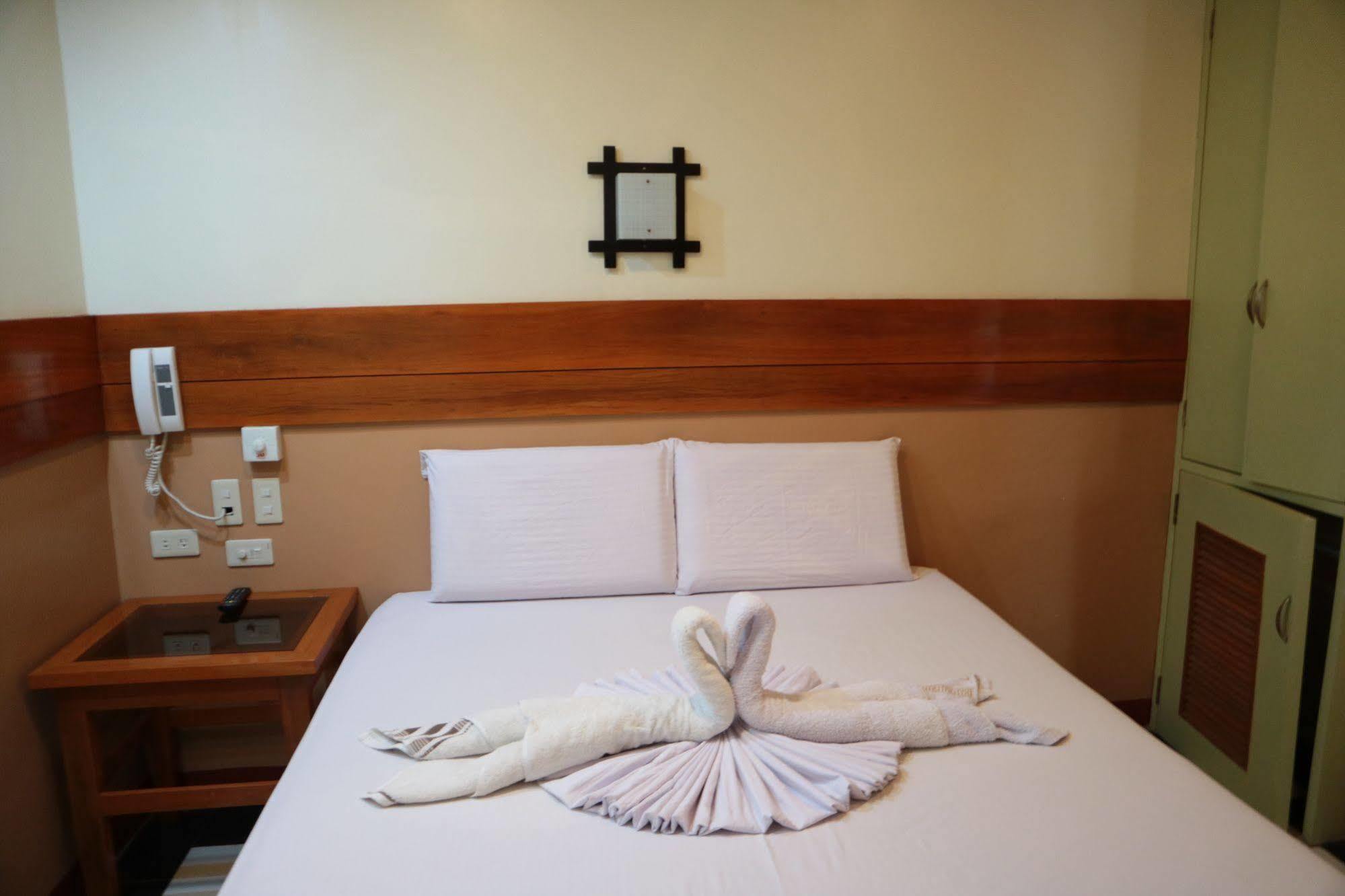 Rainforest Beach Hotel El Nido Exterior photo